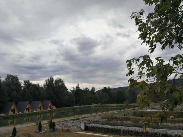 Кемпинги Pastravaria Zavoi Valea Danului-36